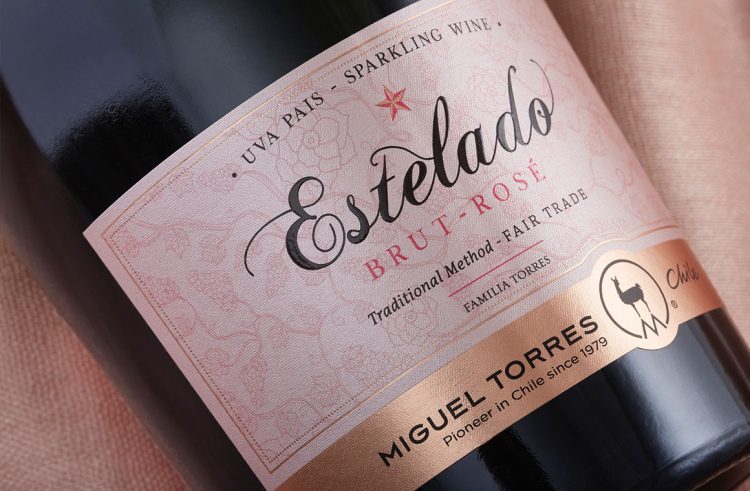 Estelado Rosé forma parte de una línea certificada bajo Fair Trade de Miguel Torres Chile. Foto: Miguel Torres Chile.