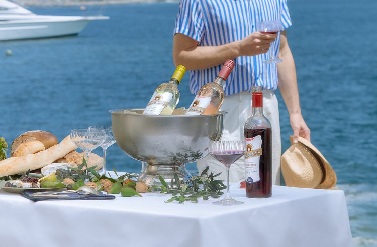 Donnaluna es un cóctel de vino ligero elaborado con esencias naturales. Foto VSPT Group.