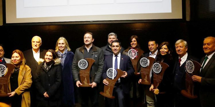 O selo procura destacar o compromisso de fortalecer as festas da vindima como um produto turístico em que a cultura do vinho é o centro dessas festividades. Foto Enoturismo Chile