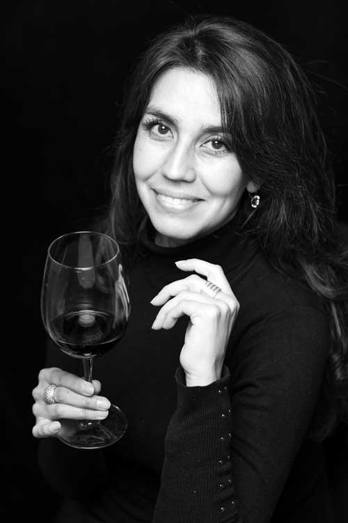 Cristina-Alvarez-periodista-y-sommelier-profesional-Presidenta_MUV_Chile