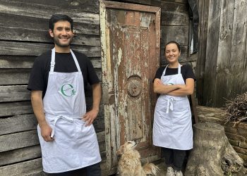 sebastián mardones y ana Álamos creadores de entorno en rengo región de ohiggins - de chile al paladar | noticias del vino en chile Sebastián Mardones y Ana Álamos creadores de Entorno en Rengo región de OHiggins. Foto: De Chile Al Paladar