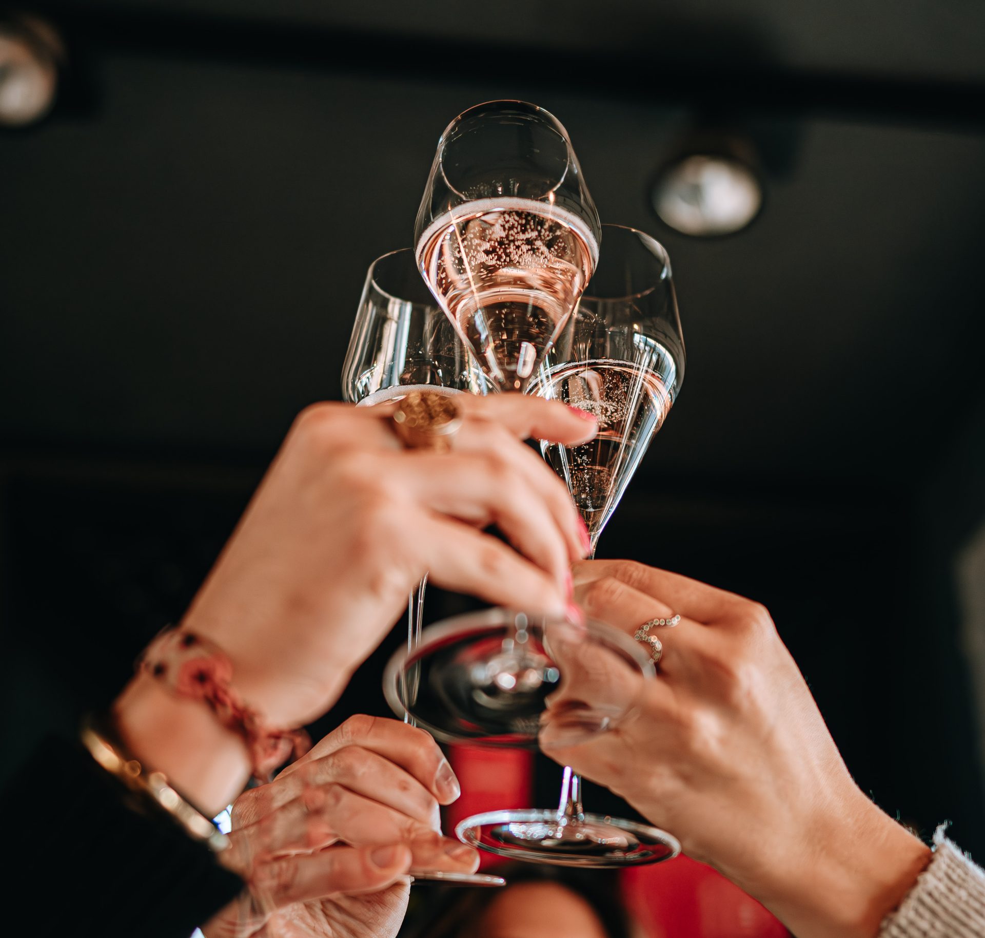 un vino espumante siempre ocupa un lugar protagonista, aportando brillo y armonía a cada ocasión. foto miguel torres chile. - de chile al paladar | noticias del vino en chile