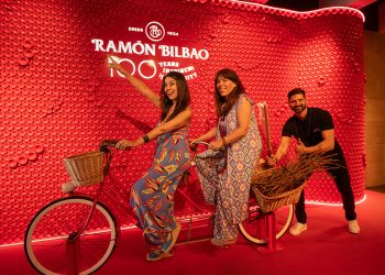 Ramón Bilbao en Haro La Rioja ofrece una propuesta que integra arte tecnología y narrativas sensoriales más allá de la cata tradicional. Foto: Nick Charlesworth.