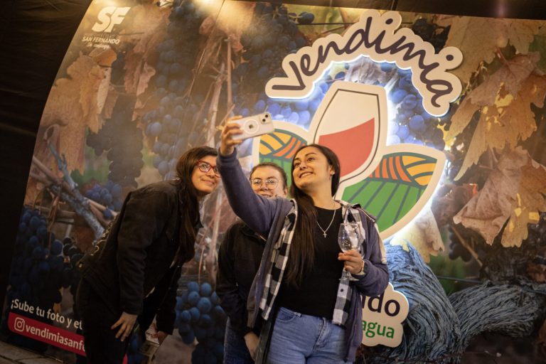 Vinos, gastronomía, música y espíritu colchagüino del 1 al 3 de mayo en Plaza de Armas de San Fernando. Foto: Cedida.