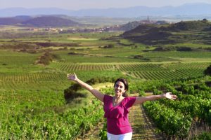 Cinco días, un territorio y una certeza: en La Rioja el vino no se visita, se comprende caminándolo. Texto: Cristina Álvarez. Fotos: Nick Charlesworth.
