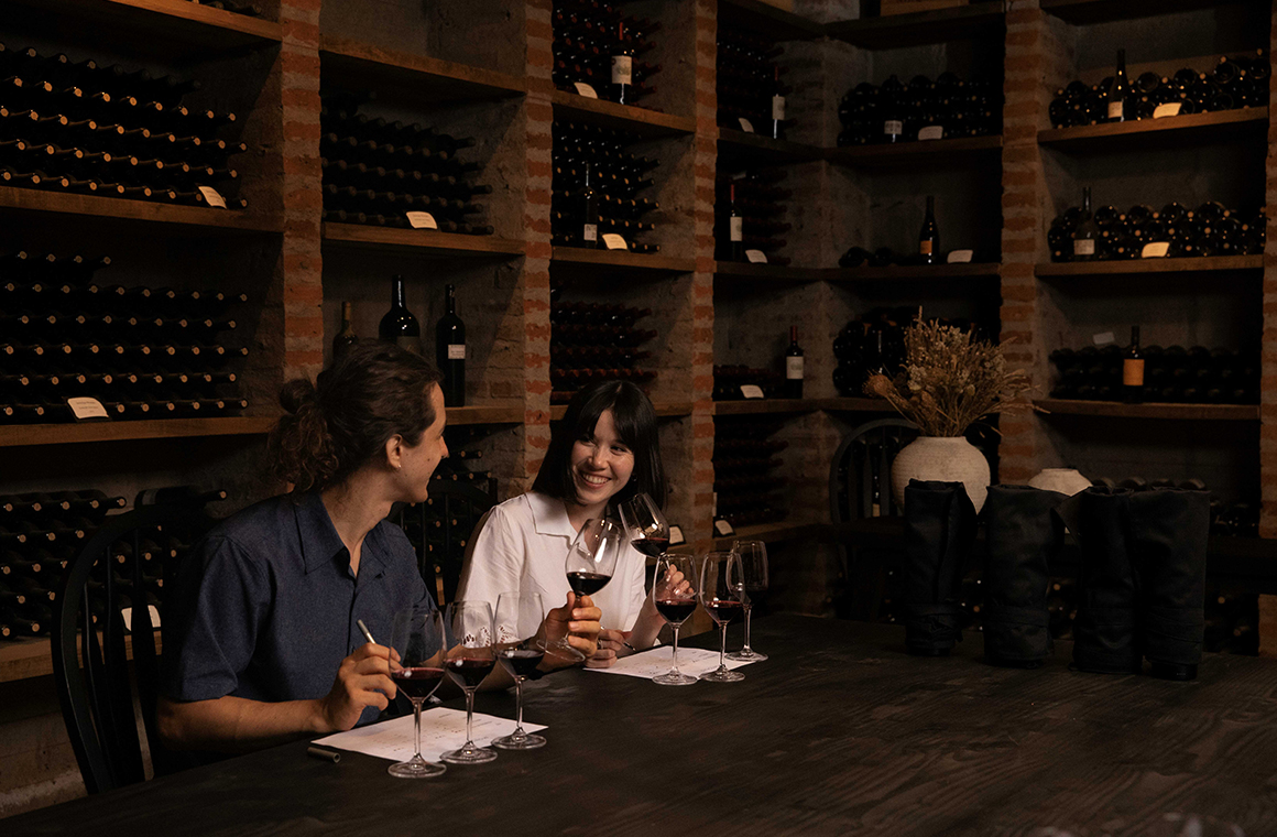 montgras cuenta con alternativas para elegir este día de la madre a través de experiencias enoturísticas o una cuidada selección de vinos foto viña montgras de chile al paladar | noticias del vino en chile MontGras cuenta con alternativas para elegir este Día de la Madre a través de experiencias enoturísticas o una cuidada selección de vinos. Foto: Viña MontGras.