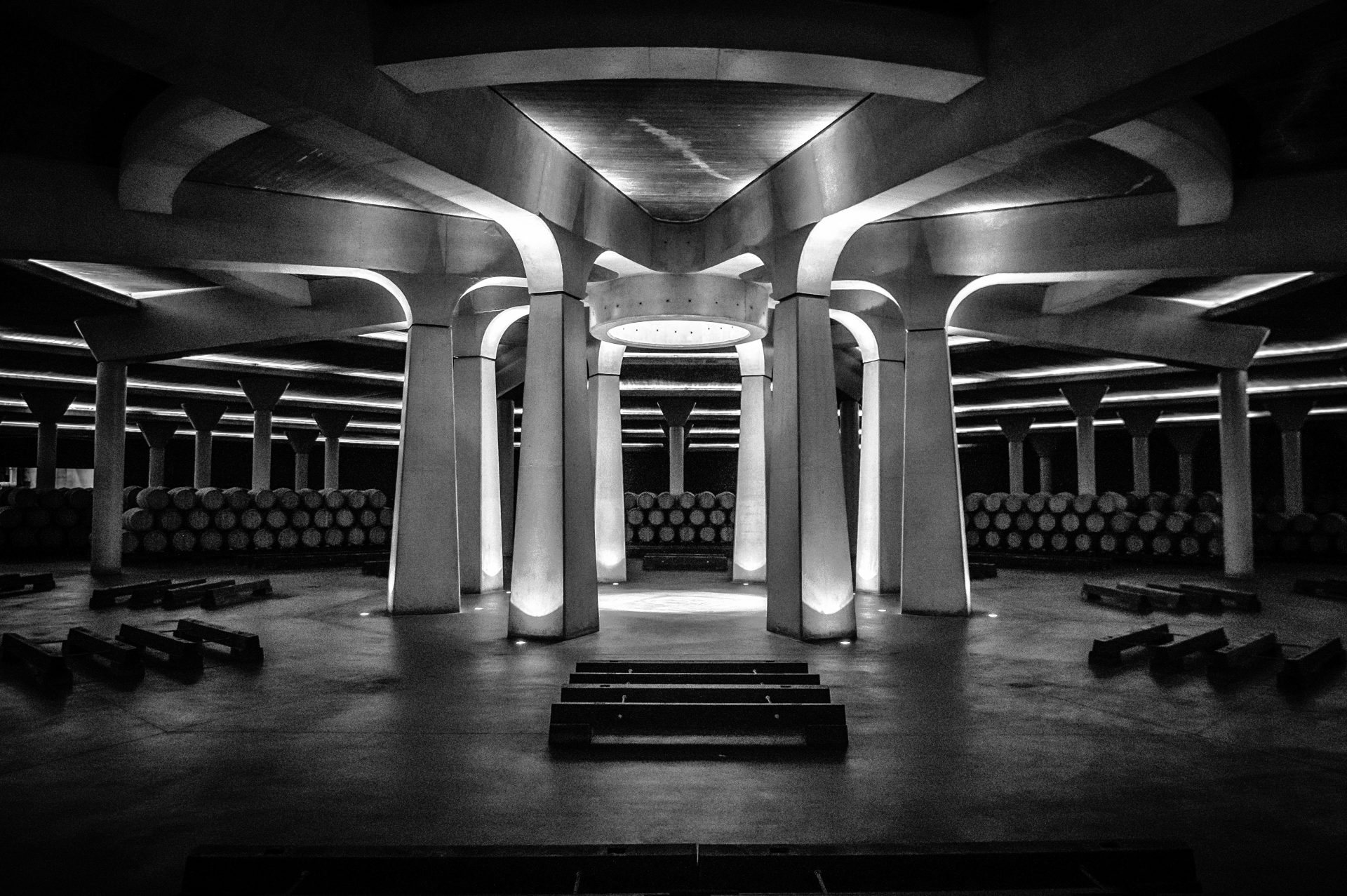 La espectacularidad de su sala de barricas octogonal es uno de los spots más apreciados por los miles de visitantes a Vivanco. Foro Nick Charlesworth.