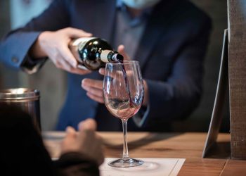 Viña Ravanal prepara una experiencia enogastronómica de ocho tiempos buscando consolidar a Colchagua como un referente del turismo vitivinícola. Foto: Viña Ravanal.