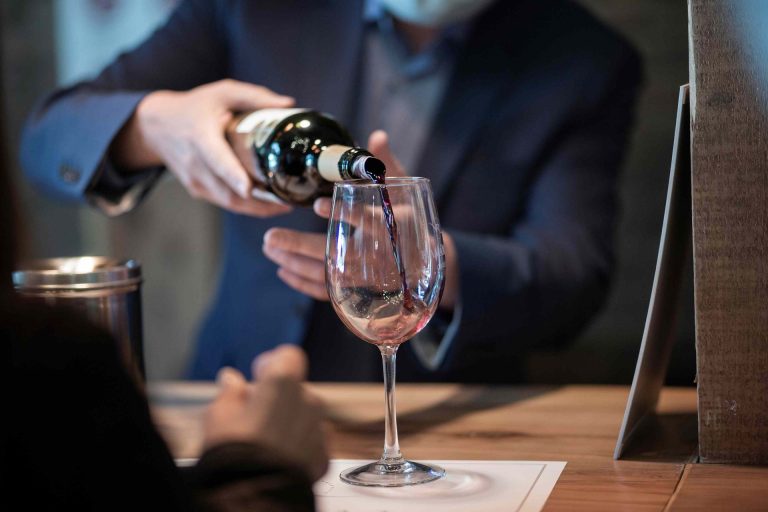 Viña Ravanal prepara una experiencia enogastronómica de ocho tiempos buscando consolidar a Colchagua como un referente del turismo vitivinícola. Foto: Viña Ravanal.